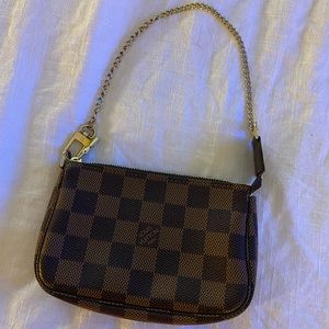 Louis Vuitton Damier Ebene mini Pochette